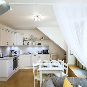 Modern Charvatova Daire