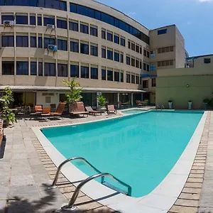 https://janaki.negombohotels.net