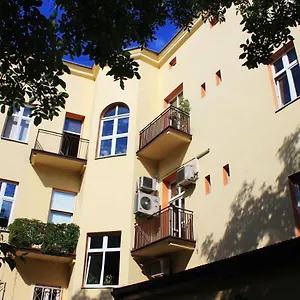 Hotel apartamentowy Cdr **