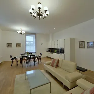 Apartment Kolonada Luxury 2 Bedroom Snezka