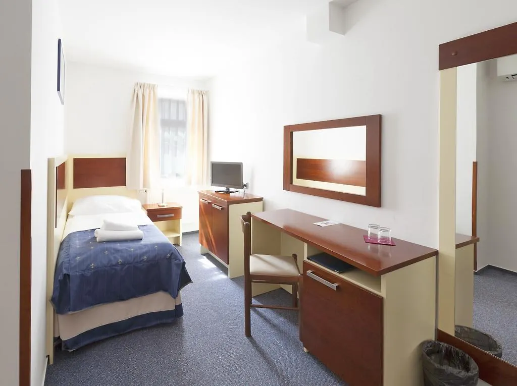 ***  Hotel Atos Prága Csehország