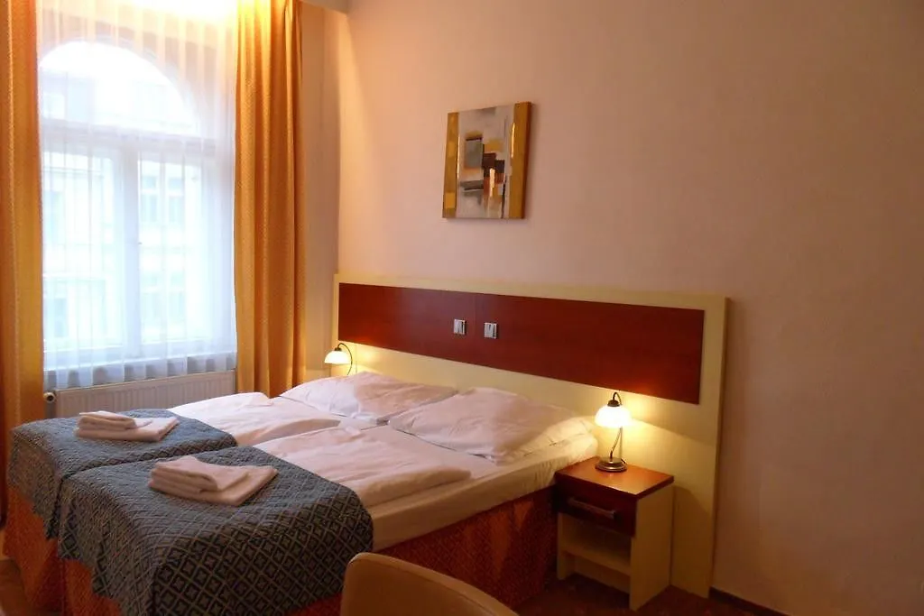 Hotel Atos Prague 3*,